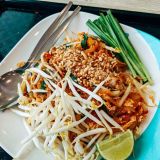 Thais eten bij Allied Sports in Sneek